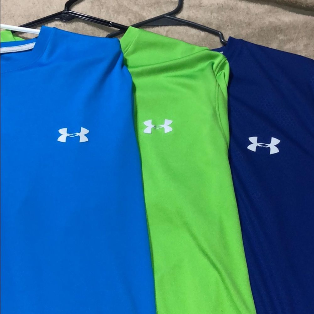 3 underarmour dry fit short sleeves